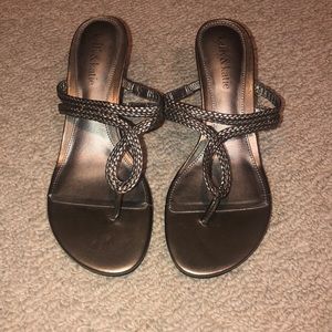 Bronze sandal heel with braided detail